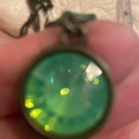 Neclace with green stones - Picture 3 of 3